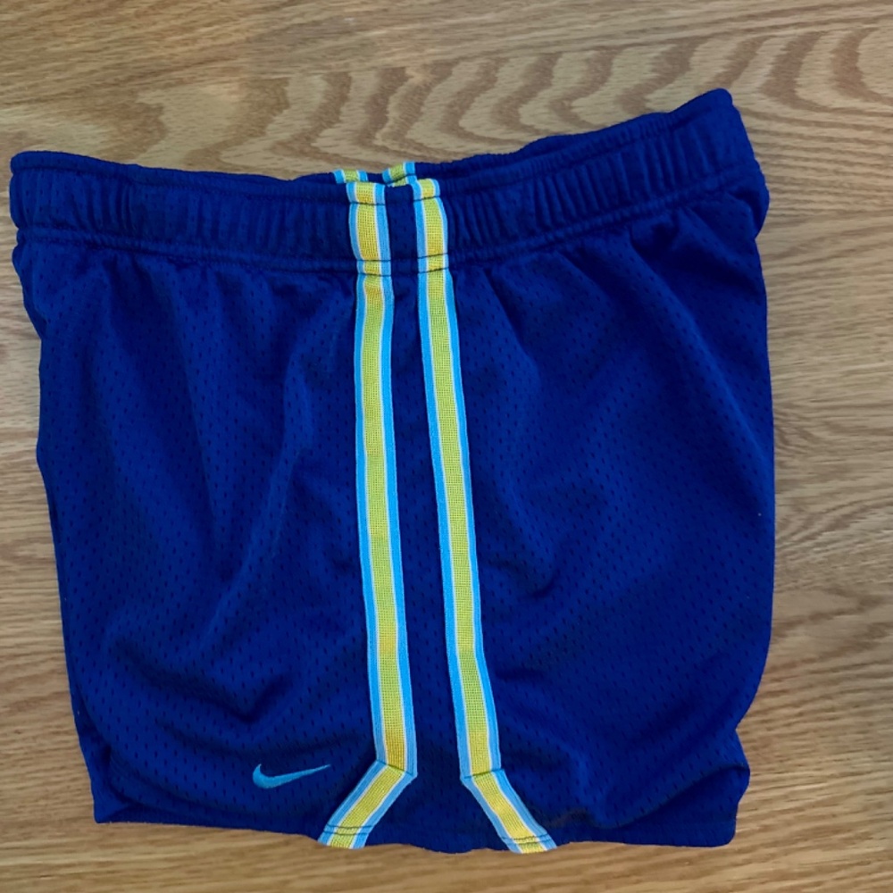 Nike Girls Mesh Workout Shorts (L)